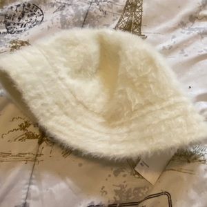 BNWT bucket hat